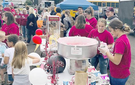Hundreds Participate In Hoquiam School District Back To School Kickoff
