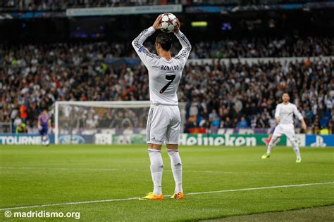 Cristiano Ronaldo Throw Ronaldo Cristiano