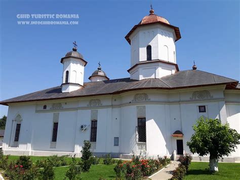 Manastirea de la cernica este ctitorita de marele vornic cernica stribei, impreuna cu sotia acestuia chiajna. Galerie foto Manastirea Cernica, poze Manastirea Cernica