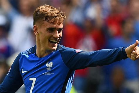 It's true that when they put me to play on the wing, i don't have the dribble or the speed for the one against one situation. l'equipe. Euro 2016 : Griezmann et Payet envoient les Bleus en ...