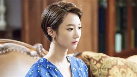 go jun hee gives off elegant aura in new “untouchable” behind the scenes photos soompi