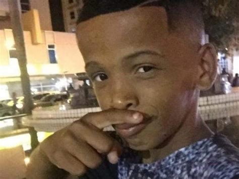 Cantor morreu no domingo ao cair da varanda de um hotel na barra da tijuca, na zona oeste do rio. Kallebe Souza, de 'Cabelin na Régua', morre aos 16 anos de ...
