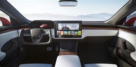It comes with several expected changes like a horizontal center display and they retain an instrument cluster but that's not it, tesla also added a third display at the rear of the model s for passengers. This is the new interior of Tesla's Model S and Model X ...