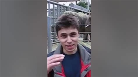 Youtubes First Ever Video Me At The Zoo Jawed Karim 2005 2013