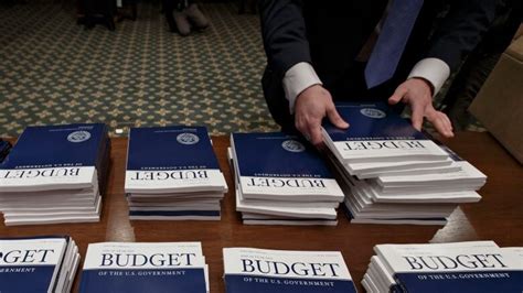 Us Deficit To Shrink To Lowest Level Of Obama Presidency Cbc News
