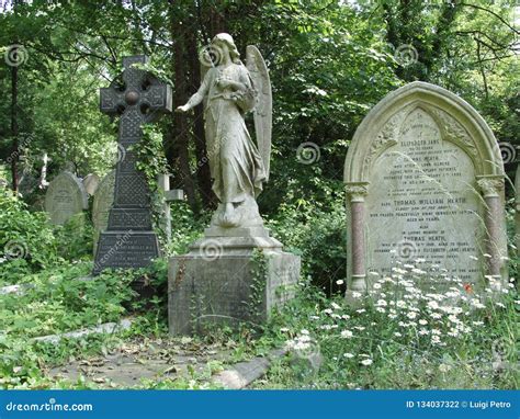 Graves In Highgate Cemetery Londonuk Stock Photo Image Of Gothic