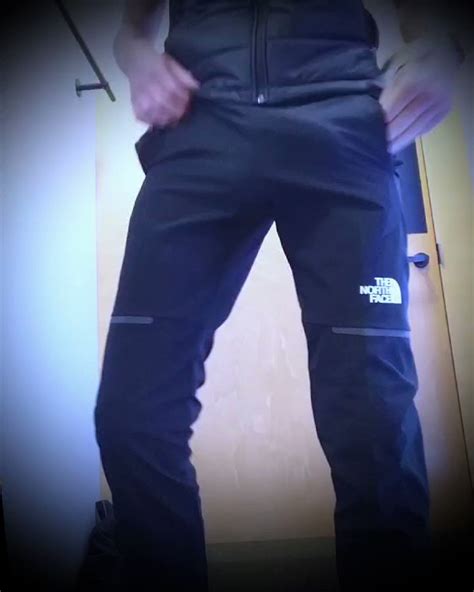 🔺nauaghty🔻scally🔺 1⃣7⃣ on twitter 👀 some loser is gonna buy these thenorthface trackies after