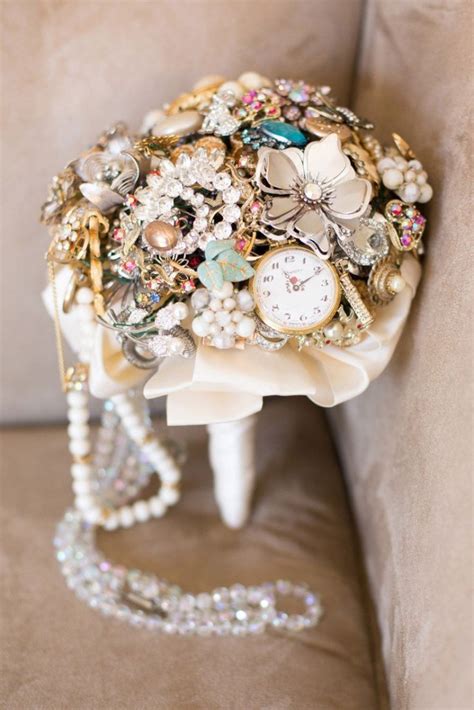 20 Wonderful Wedding Brooch Bouquets That Steal The Show Top Dreamer