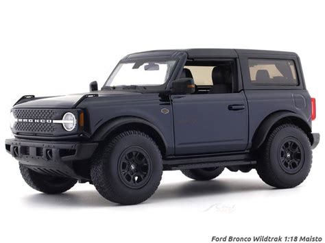 2021 Ford Bronco Wildtrak Dark Blue 118 Maisto Diecast Scale Model Car