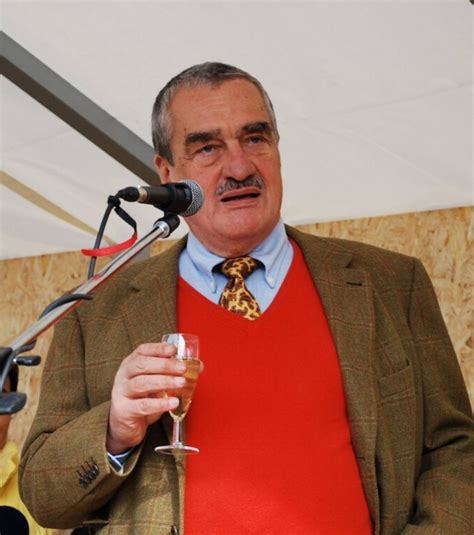 ˈʃvartsn̩bɛrk, born 10 december 1937) is a czech politician. KAREL SCHWARZENBERG MÍŘÍ DO OSTRAVY | TOP 09
