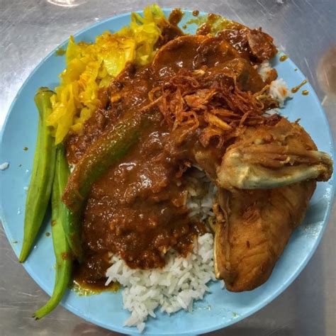 The rice is accompanied by side dishes such as fried chicken, curried beef spleen, cubed beef, fish roe, fried prawns or fried squid. NASI KANDAR BERATUR, Penang Island - Updated 2021 ...