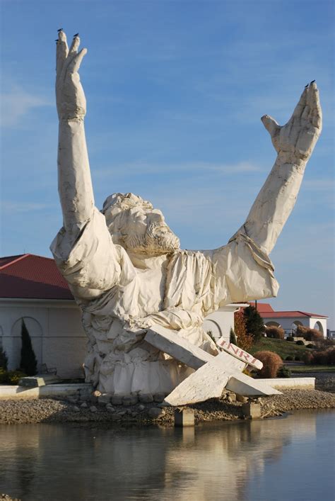Giant Jesus Statue By The Highway In Ohio Smithsonian Photo Contest