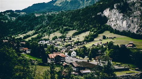 Download Wallpaper 3840x2160 Village Mountains View From Above