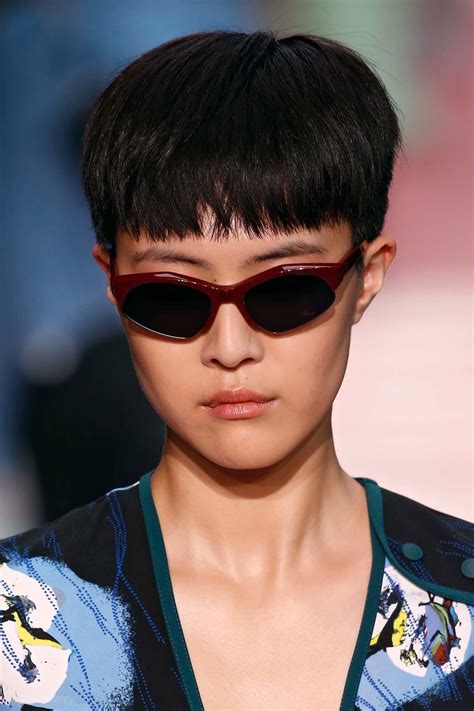 Layered Bowl Cut: How to Wear This Pixie-Adjacent Trend in 2 Ways