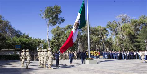 Izamiento De La Bandera Nacional Por El Mes Patrio Exportadora De Sal S A De C V Gobierno