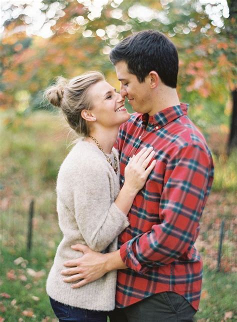 Fall Engagement Session In Manhattan Engagement Photo Outfits Fall