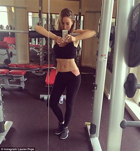 lauren pope shows off her toned stomach in a gym selfie daily mail online