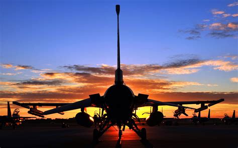 General Dynamics F 16 Fighting Falcon Military Aircraft Aircraft