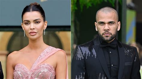 la esposa de dani alves le pidió el divorcio el acoso que sufrió joana sanz en sus redes por la