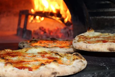 Baked Pizza Wood Fired Oven Pizzeria Food Alimentari Restaurant