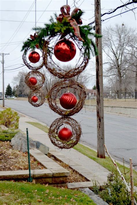 Outdoor Decoration Using Large Ornaments Christmas Decorations Diy