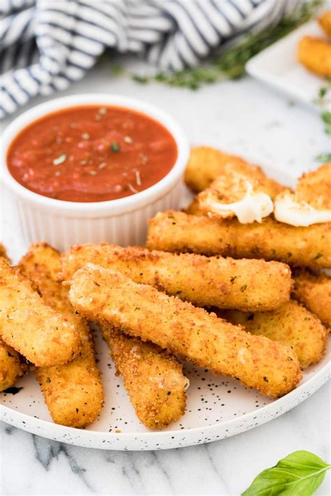 Crispy Cheesy And Oh So Savory These Mozzarella Sticks Have A Habit