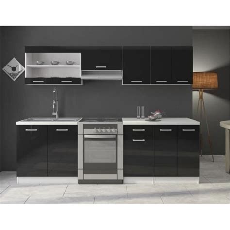 Les appareils électroménagers dans une cuisine équipée offrent généralement un choix relativement simple. Cuisine complète équipée à gaz avec électroménager 2m40 ...