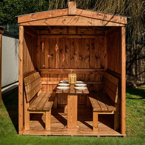 Outdoor Dining Cabin Woodberry