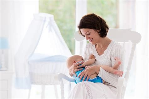 چگونه بعد از سزارین شیر داشته باشیم؟ راه های زیاد شدن شیر مادر بعد از سزارین