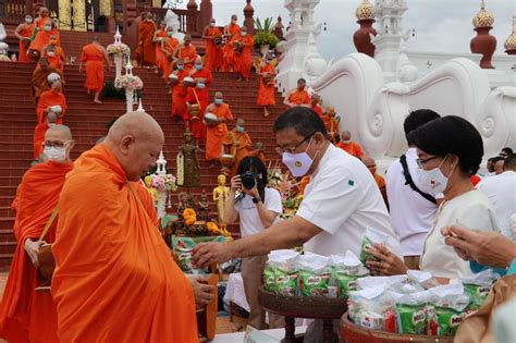 Ok Phansa The End Of Buddhist Lent Thailand Foundation