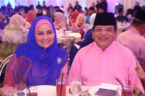 You might have heard of dato' and datuk but do you know what is the difference? Wedding Of Tengku Dato' Indera Aidy Ahmad Shah And Datin ...