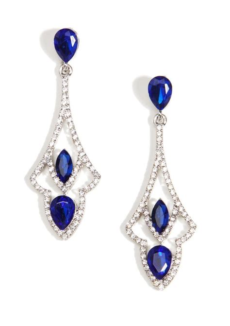 These Glamorous Vintage Inspired Chandelier Earrings Are Made With
