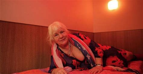 Prostitution Les Deux Plus Vieilles Jumelles Prostituées Damsterdam Sont Devenues Des