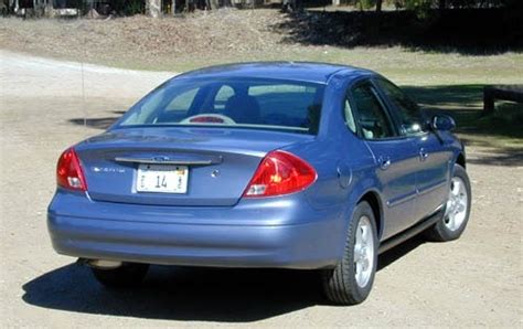 2000 Ford Taurus Pictures 94 Photos Edmunds
