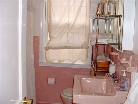 What are the advantages of a 4x4 pink bathroom tile? 40 vintage pink bathroom tile ideas and pictures 2020