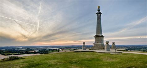 Coombe Hill Wendover With Images War Monument Wendover