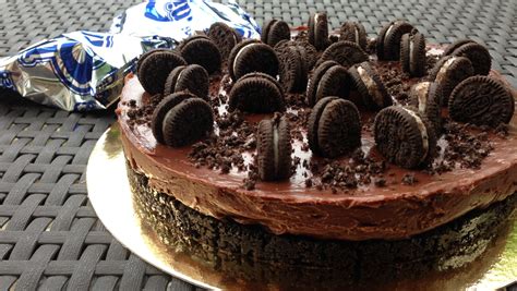 Mettre dans un bol et verser le beurre fondu, mélanger jusqu'à homogénéité. Cheesecake nutella-oréos sans cuisson | Les Gourmandises ...