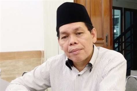 Biasanya dalam sebuah pamflet terdapat sebuah informasi yang berupa sebuah tulisan serta terdapat sebuah gambar yang biasanya dibuat pada selebaran kertas di satu sisi atau kedua sisinya, lalu dilipat atau dipotong setengah, sepertiga, atau bahkan seperempatnya, sehingga terlihat lebih kecil. MUI: TAHUN BARU ISLAM ADALAH MOMEN HIJRAH - Jakarta ...