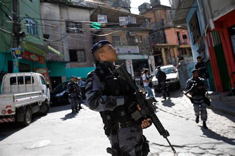 Jármű Ötletes Végtagok Brazil Police Elbűvölő Arányos Érme Mosoda