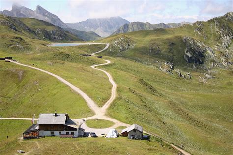 The tuxer joch is a mountain pass in the zillertal alps at a height of 2,338 m (aa) that links the lower zillertal valley with the brenner route just north of the brenner pass. Pfannköpfl 2.388m - Innsbruck