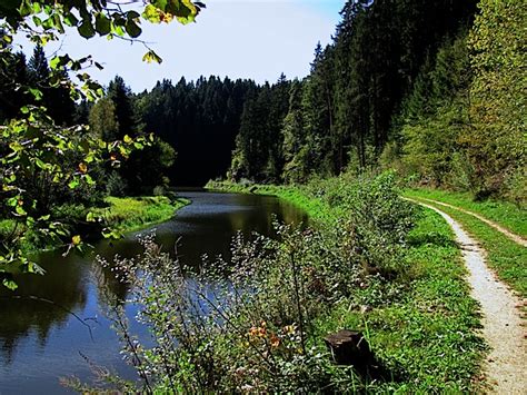 Navigieren sie hier direkt mit nur einem klick zur der stausee ottenstein in niederösterreich ist der obere und größte von drei stauseen im waldviertel. Stausee Ottenstein