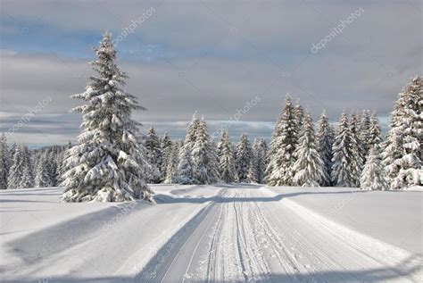 Snowy Mountain Road — Stock Photo © Fotocodp 36410475