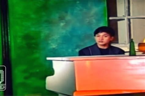 Cantik bukan ku ingin menganggumu. Lirik dan Chord 'Cantik' - Kahitna, Ada Hati yang Termanis ...