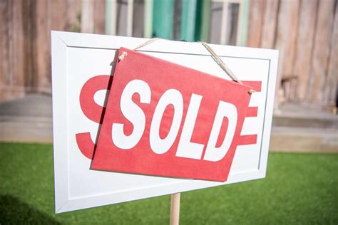 Great Real Estate Deals Sale Banner We Buy Houses Things To Sell