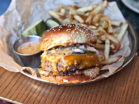 Find dining based on location, cuisine, price, view, and more. Chefs' Favorite Chicago Burgers | FN Dish - Behind-the ...