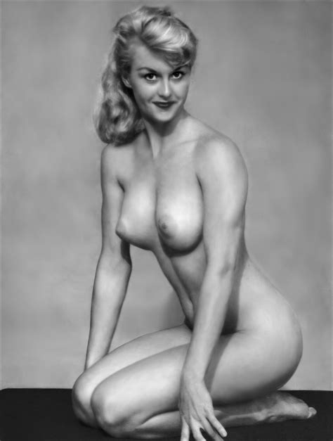 S Pinup Style Hotty Porn Photo
