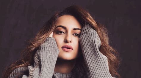 Последние твиты от sonakshi sinha (@_sonakshi_sinha). Man arrested for abusive comments on Sonakshi Sinha's ...