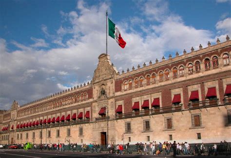 El Palacio De Moctezuma Que Ahora Es Palacio Nacional México Desconocido