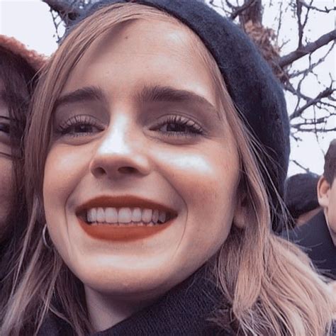 Pin De 𝘁𝗺💤 Em Emma Watson Em 2022