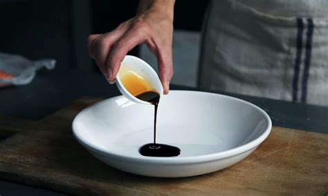 De lekkerste pindasaus maak je zelf met DIT geheime ingrediënt Lekker